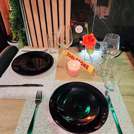 Jungle House Avec Jacuzzi A 10 Min De Disneyland -Taille Chambre- Conde-Sainte-Libiaire Εξωτερικό φωτογραφία