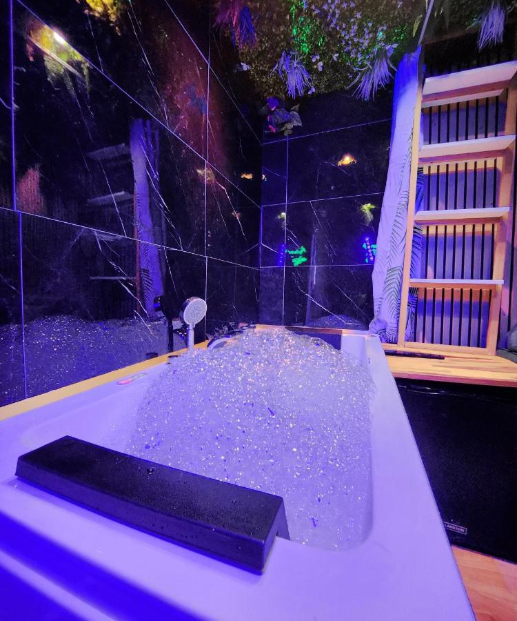 Jungle House Avec Jacuzzi A 10 Min De Disneyland -Taille Chambre- Conde-Sainte-Libiaire Εξωτερικό φωτογραφία