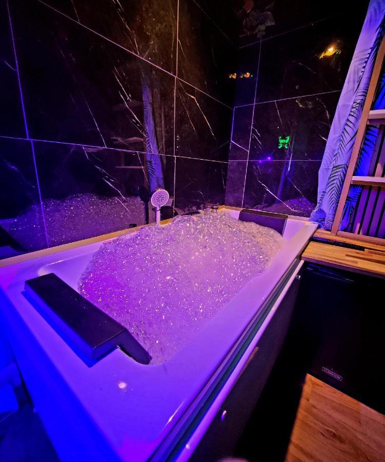 Jungle House Avec Jacuzzi A 10 Min De Disneyland -Taille Chambre- Conde-Sainte-Libiaire Εξωτερικό φωτογραφία