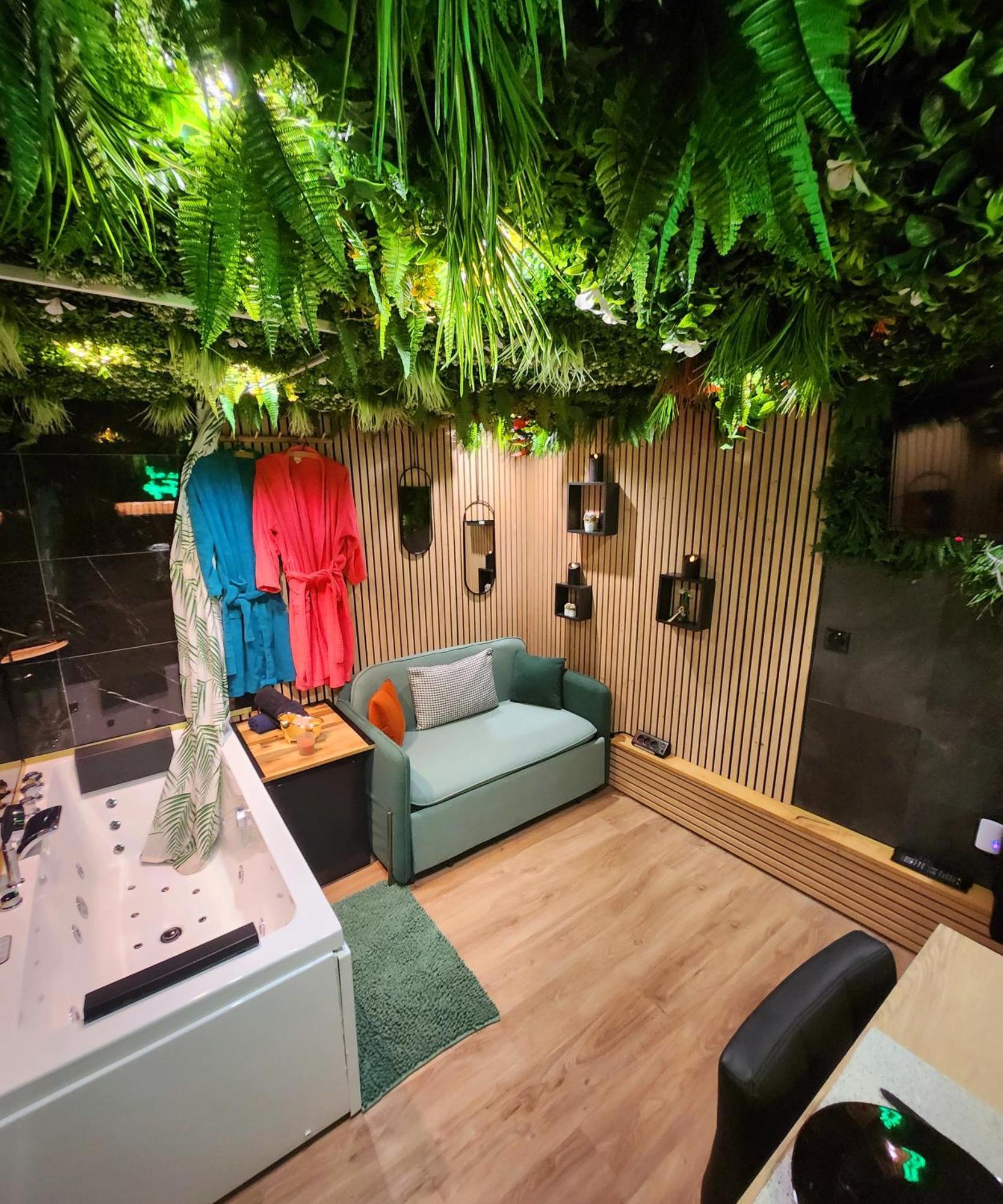 Jungle House Avec Jacuzzi A 10 Min De Disneyland -Taille Chambre- Conde-Sainte-Libiaire Εξωτερικό φωτογραφία